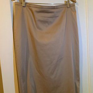 SKIRT – MAXMARA pencil skirt. Like New. Size 16.